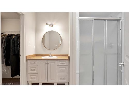 465 Eagletrace Drive, London, ON - Indoor Photo Showing Bathroom