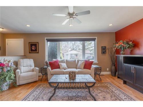 255 Carling Street, Exeter, ON - Indoor Photo Showing Living Room