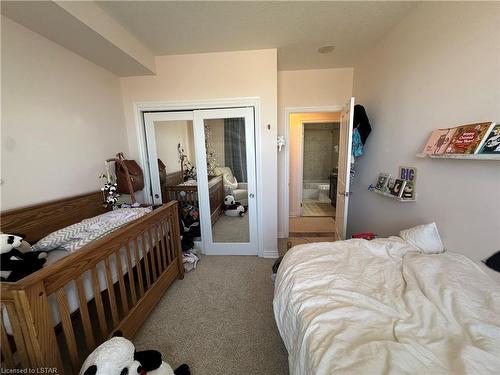 1008-1030 Coronation Drive, London, ON - Indoor Photo Showing Bedroom