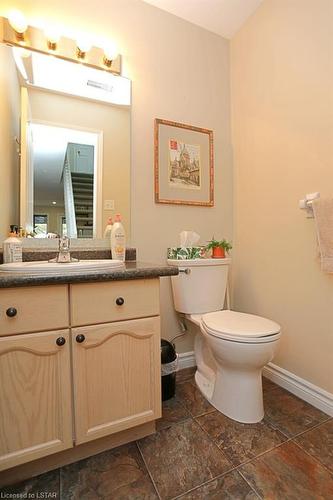 11-40 Ontario Street S, Grand Bend, ON - Indoor Photo Showing Bathroom