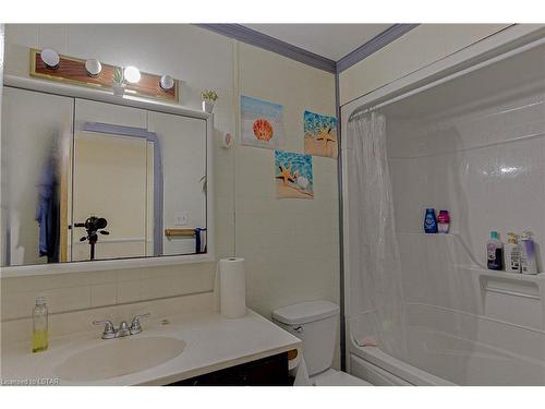 C-111 Wellesley Crescent, London, ON - Indoor Photo Showing Bathroom