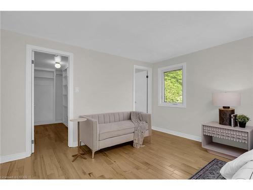 32 Chepstow Close, London, ON - Indoor Photo Showing Other Room