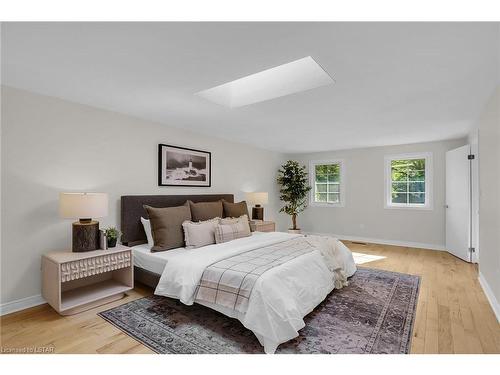 32 Chepstow Close, London, ON - Indoor Photo Showing Bedroom