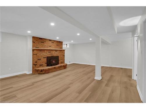 32 Chepstow Close, London, ON - Indoor With Fireplace