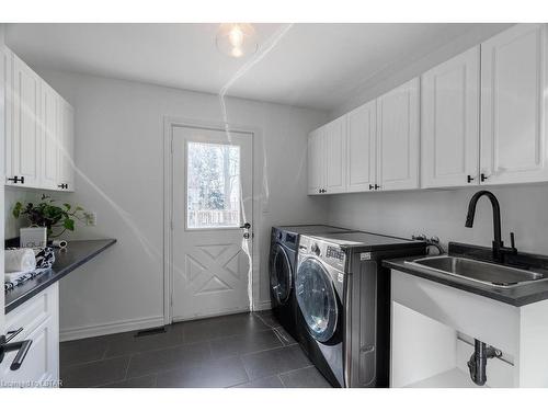 4 Waterloo Street, North Middlesex, ON - Indoor Photo Showing Laundry Room