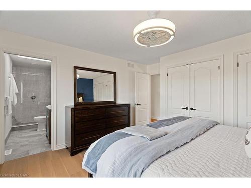 4 Waterloo Street, North Middlesex, ON - Indoor Photo Showing Bedroom