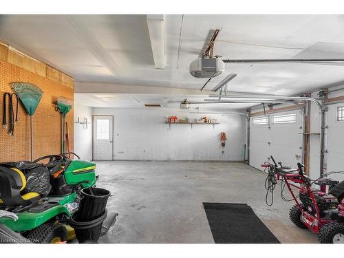 4 Waterloo Street, North Middlesex, ON - Indoor Photo Showing Garage