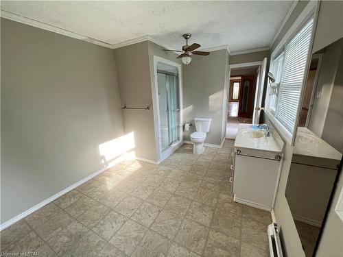 11635 Sunset Road, Southwold, ON - Indoor Photo Showing Laundry Room