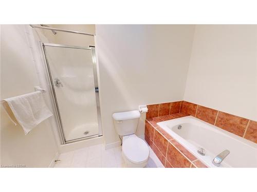 1185 Thornley Street, London, ON - Indoor Photo Showing Bathroom