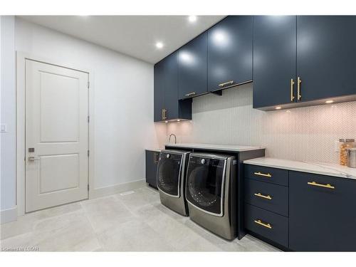3478 Silverleaf Chase, London, ON - Indoor Photo Showing Laundry Room
