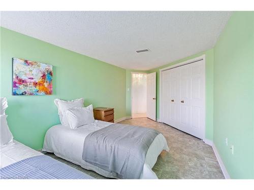 101-9 Pine Street, Grand Bend, ON - Indoor Photo Showing Bedroom