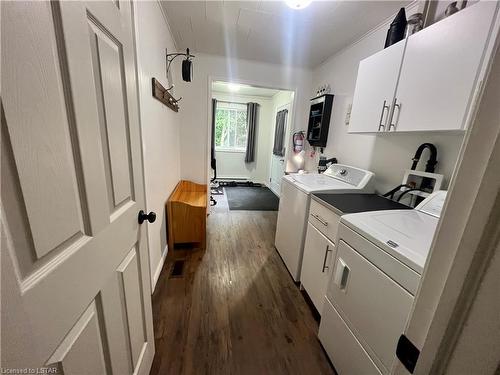 179 Warner Bay Road, Tobermory, ON - Indoor Photo Showing Laundry Room