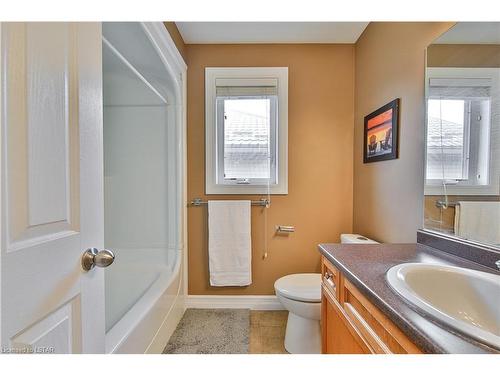 1002 Manchester Road, London, ON - Indoor Photo Showing Bathroom