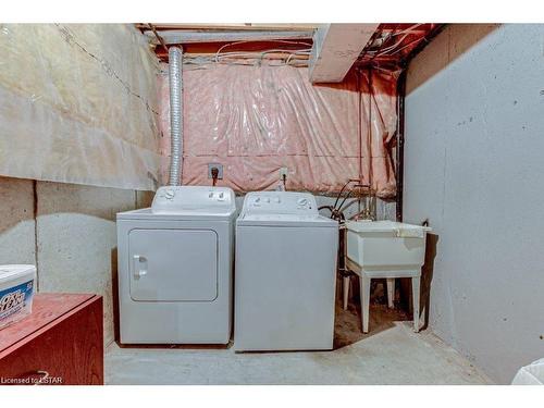 45-1199 Hamilton Road, London, ON - Indoor Photo Showing Laundry Room