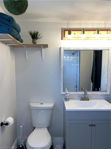 1073 Hamilton Road, London, ON - Indoor Photo Showing Bathroom