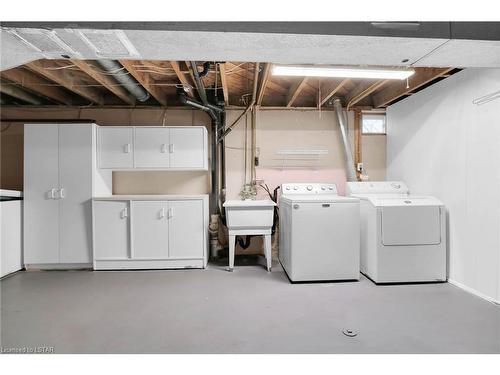 208 Ellsworth Avenue, London, ON - Indoor Photo Showing Laundry Room
