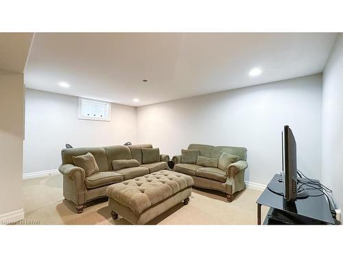 8 Harbour Park Court, Grand Bend, ON - Indoor Photo Showing Other Room