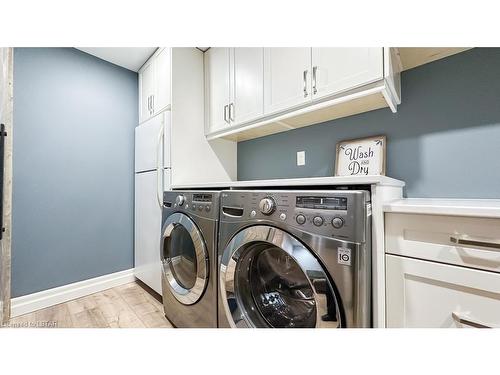 8 Harbour Park Court, Grand Bend, ON - Indoor Photo Showing Laundry Room