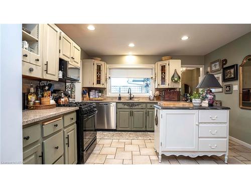 22930 Thames Road, Appin, ON - Indoor Photo Showing Kitchen