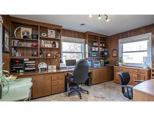 22930 Thames Road, Appin, ON - Indoor Photo Showing Office