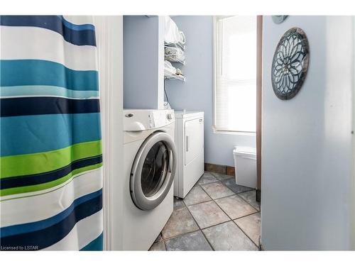 237 Colborne Street, Port Stanley, ON - Indoor Photo Showing Laundry Room