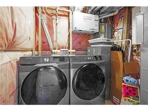 62-1820 Canvas Way, London, ON - Indoor Photo Showing Laundry Room
