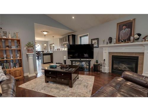 2738 Devon Road, London, ON - Indoor Photo Showing Living Room With Fireplace