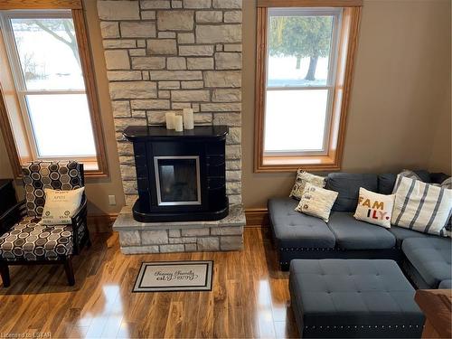 3677 Montrose Street, Glencoe, ON - Indoor Photo Showing Living Room With Fireplace