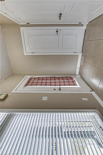 60-3270 Singleton Avenue W, London, ON - Indoor Photo Showing Laundry Room