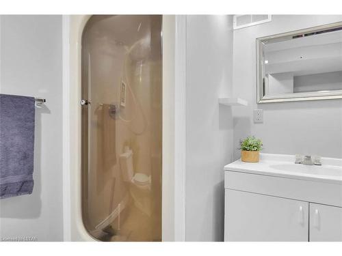 1289 Victoria Drive, London, ON - Indoor Photo Showing Bathroom
