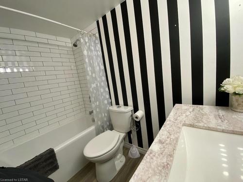 805-389 Dundas Street, London, ON - Indoor Photo Showing Bathroom