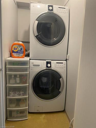 805-389 Dundas Street, London, ON - Indoor Photo Showing Laundry Room