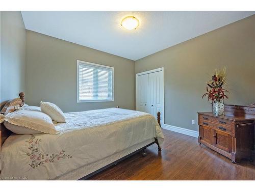 19 Kantor Court, St. Thomas, ON - Indoor Photo Showing Bedroom
