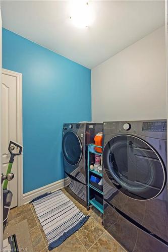 19 Kantor Court, St. Thomas, ON - Indoor Photo Showing Laundry Room