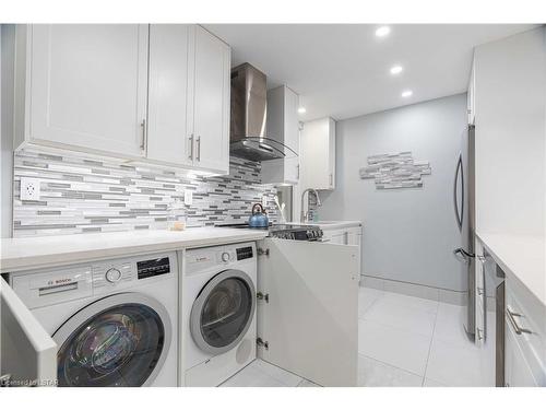 202-460 Wellington Street, London, ON - Indoor Photo Showing Laundry Room