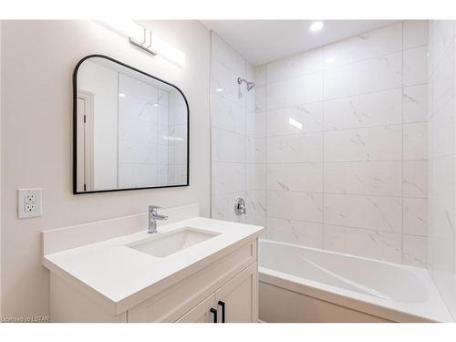 104 Greene Street, Exeter, ON - Indoor Photo Showing Bathroom