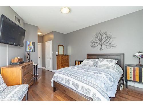 29 Oakwood Links Lane, Grand Bend, ON - Indoor Photo Showing Bedroom