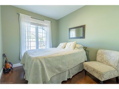 29 Oakwood Links Lane, Grand Bend, ON - Indoor Photo Showing Bedroom