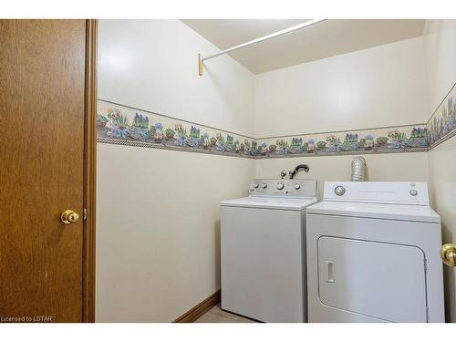 21217 Taits Road, Glencoe, ON - Indoor Photo Showing Laundry Room