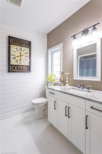 15 Tattersall, Grand Bend, ON - Indoor Photo Showing Bathroom