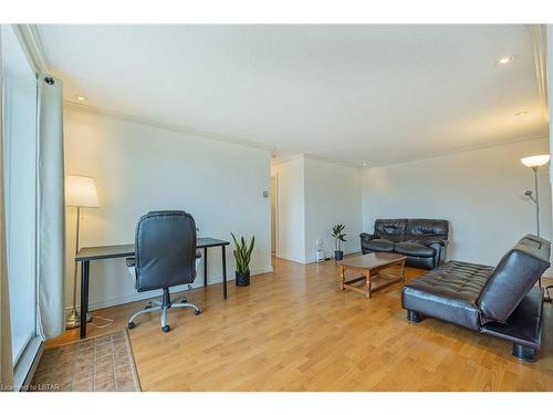 701-986 Huron Street, London, ON - Indoor Photo Showing Other Room