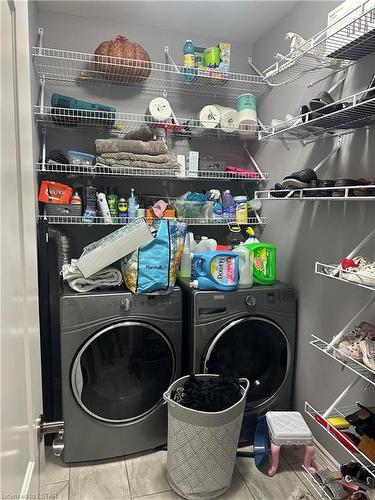 2193 Wateroak Drive, London, ON - Indoor Photo Showing Laundry Room