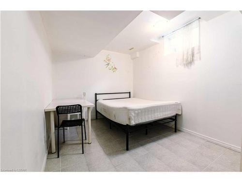 845 Blacksmith Street, London, ON - Indoor Photo Showing Bedroom