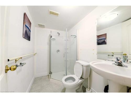 845 Blacksmith Street, London, ON - Indoor Photo Showing Bathroom