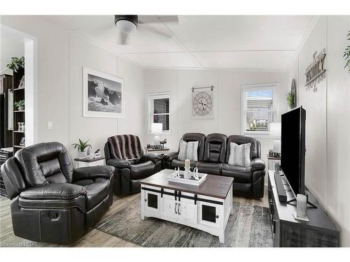 52-22790 Amiens Road, Komoka, ON - Indoor Photo Showing Living Room