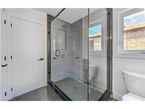 249 Hesselman Crescent, London, ON - Indoor Photo Showing Bathroom