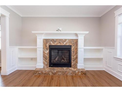 13 Isabel Street, St. Thomas, ON - Indoor With Fireplace