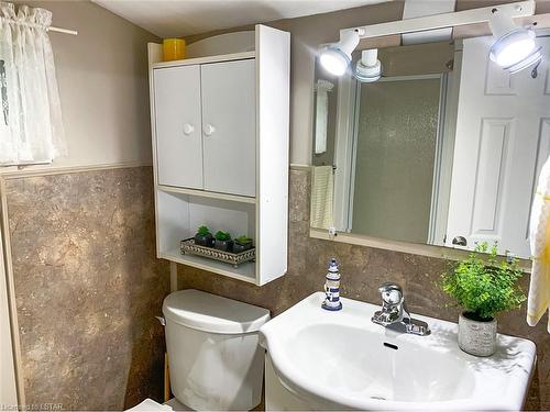 23 Queens Avenue, Grand Bend, ON - Indoor Photo Showing Bathroom