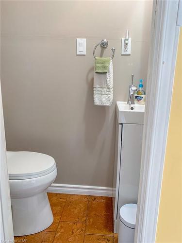 23 Queens Avenue, Grand Bend, ON - Indoor Photo Showing Bathroom