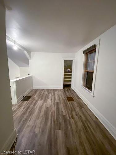 29 Carfrae Street, London, ON - Indoor Photo Showing Other Room